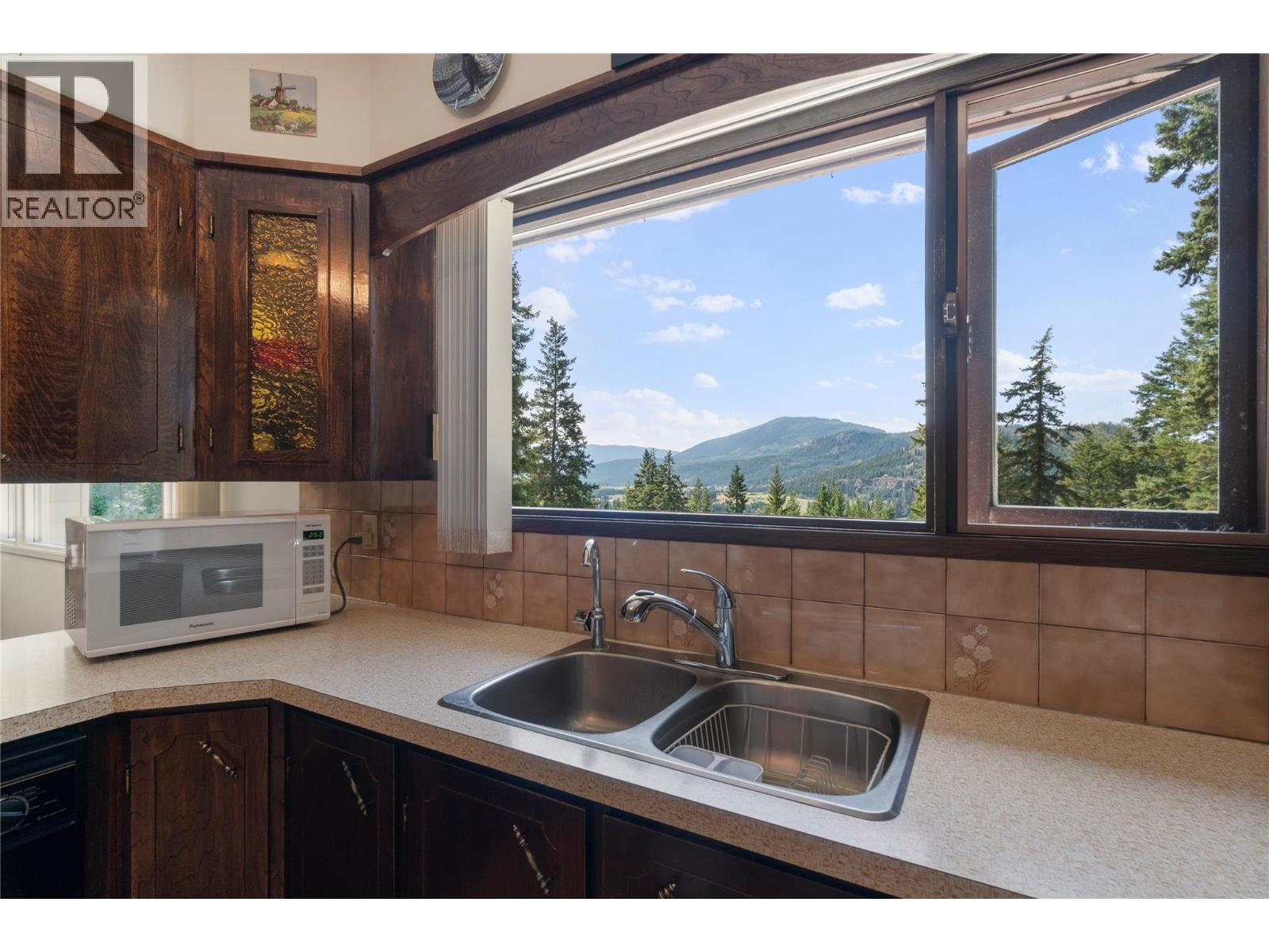 Photo 6 of 1476 Vella Road, Tappen BC