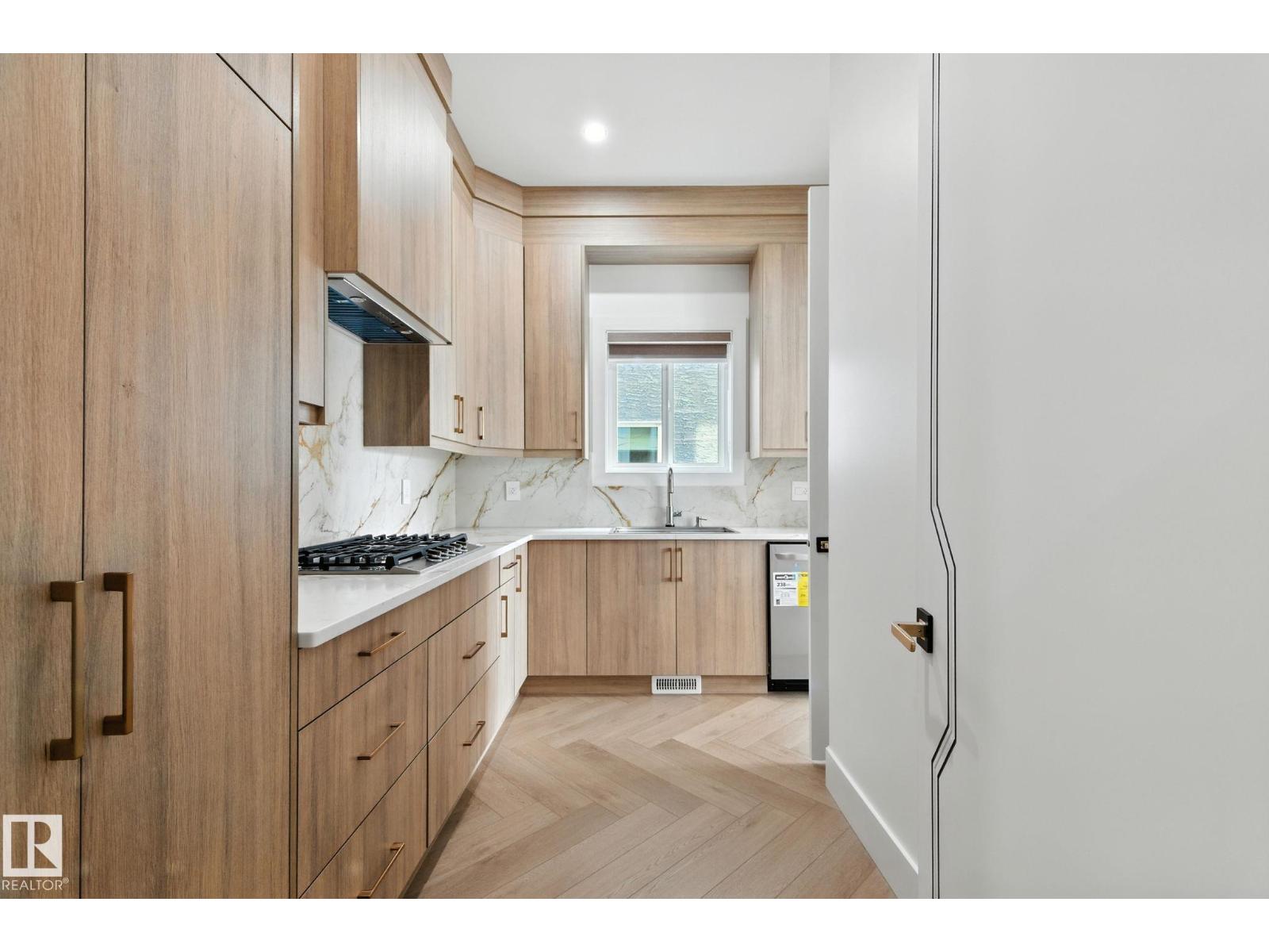 Photo 15 of 9423 181 Av Nw, Edmonton AB