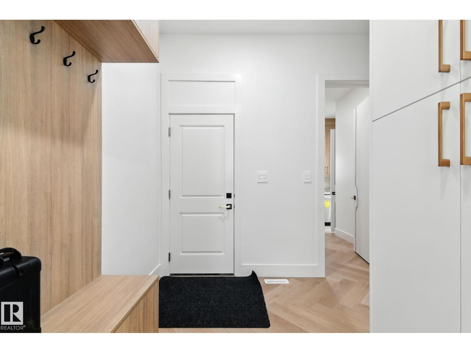 Photo 20 of 9423 181 Av Nw, Edmonton AB