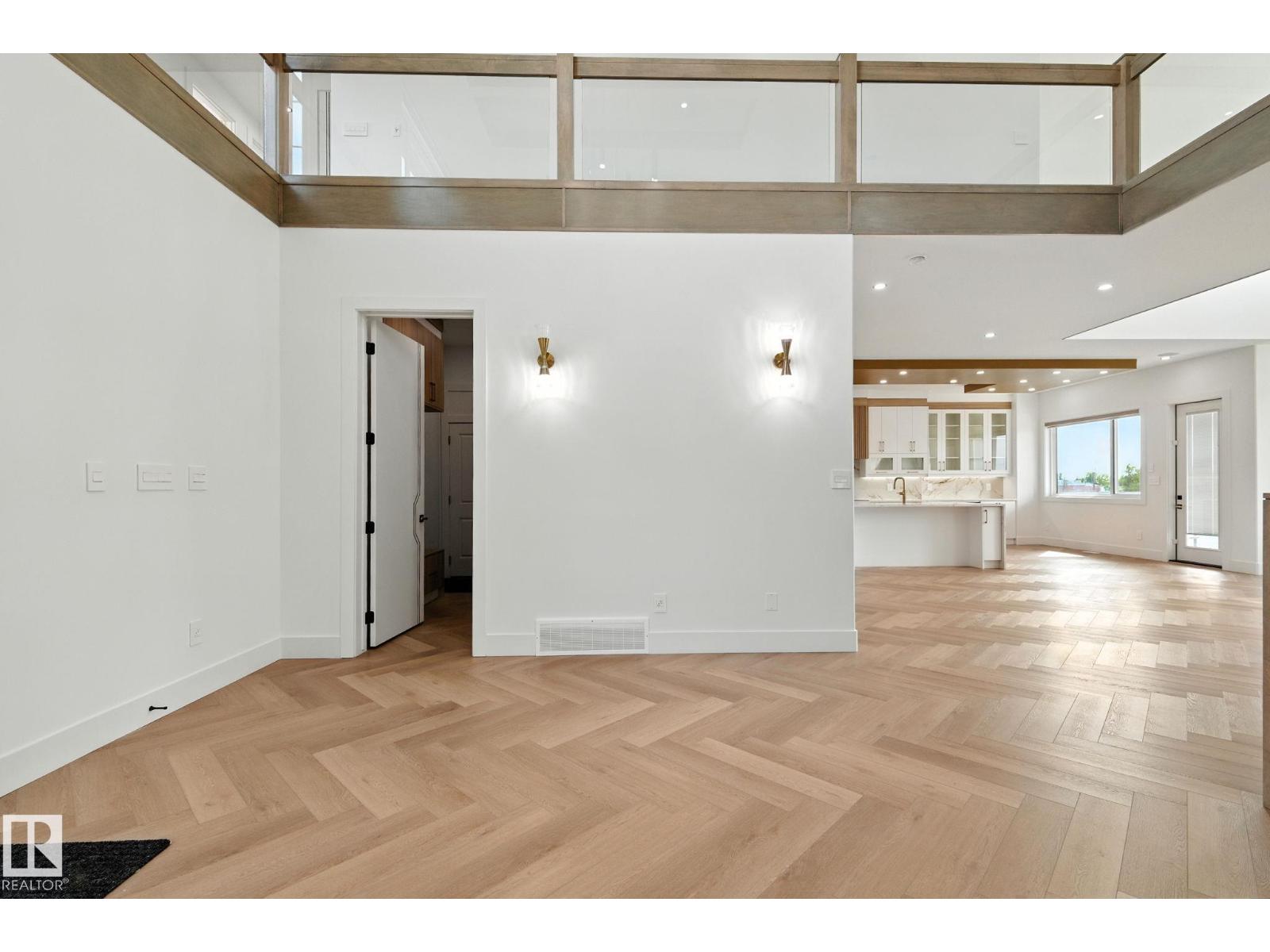 Photo 5 of 9423 181 Av Nw, Edmonton AB