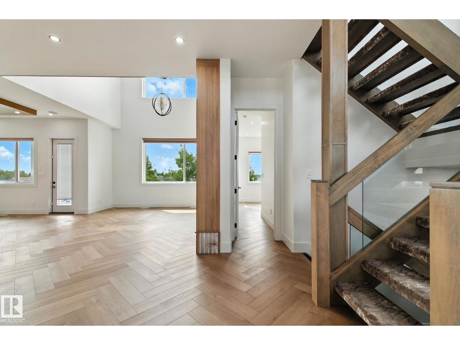 Photo 6 of 9423 181 Av Nw, Edmonton AB