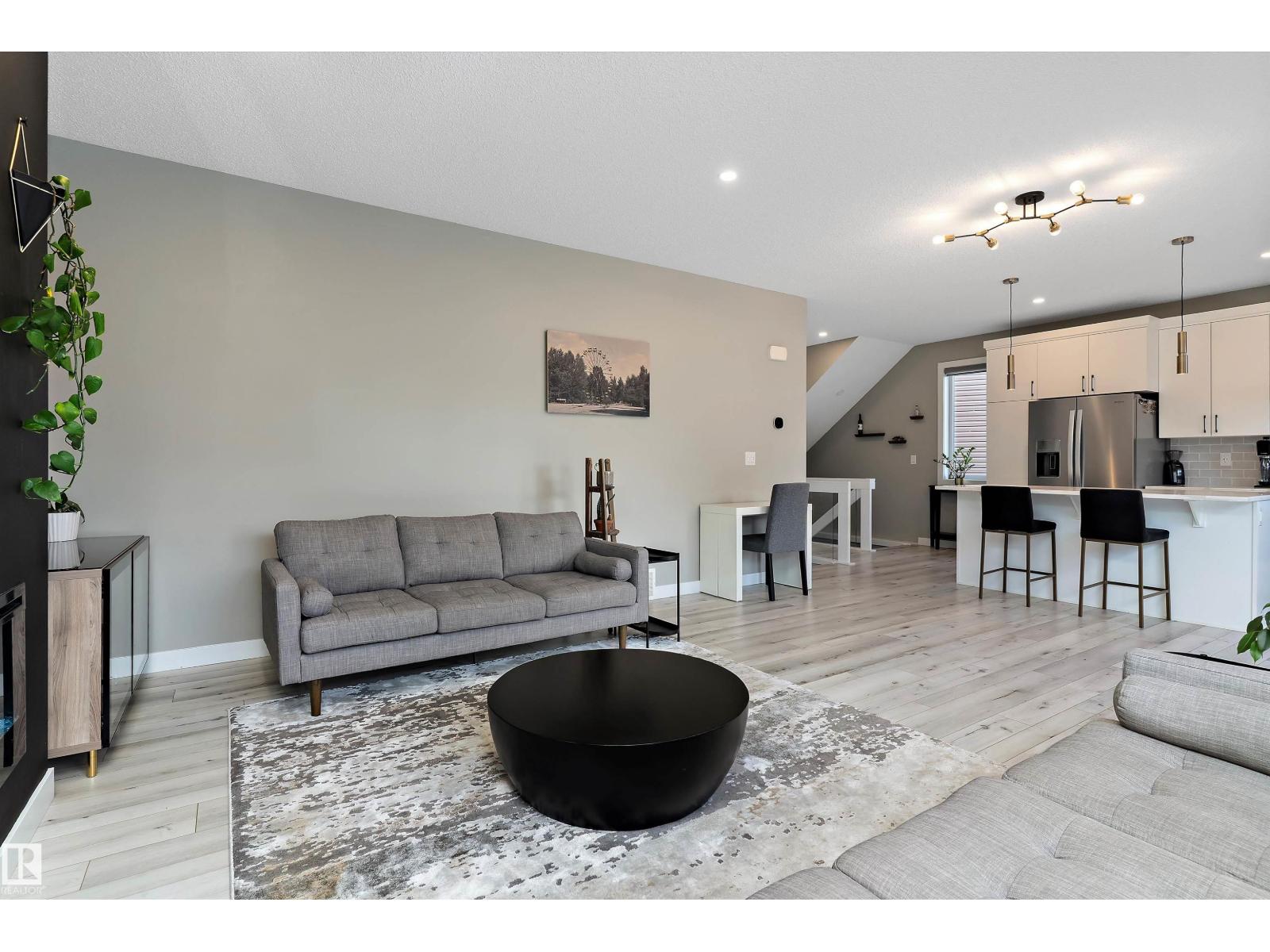 Photo 10 of 1615 202 St Nw, Edmonton AB