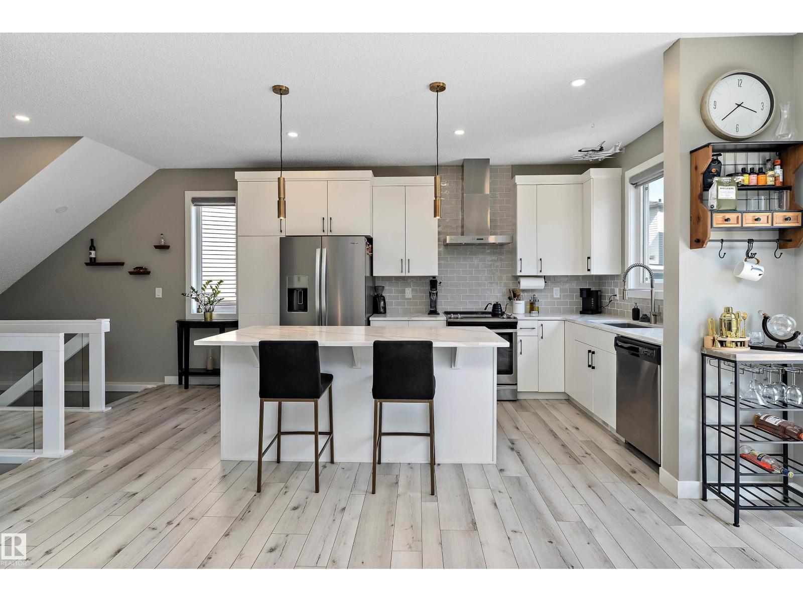 Photo 2 of 1615 202 St Nw, Edmonton AB