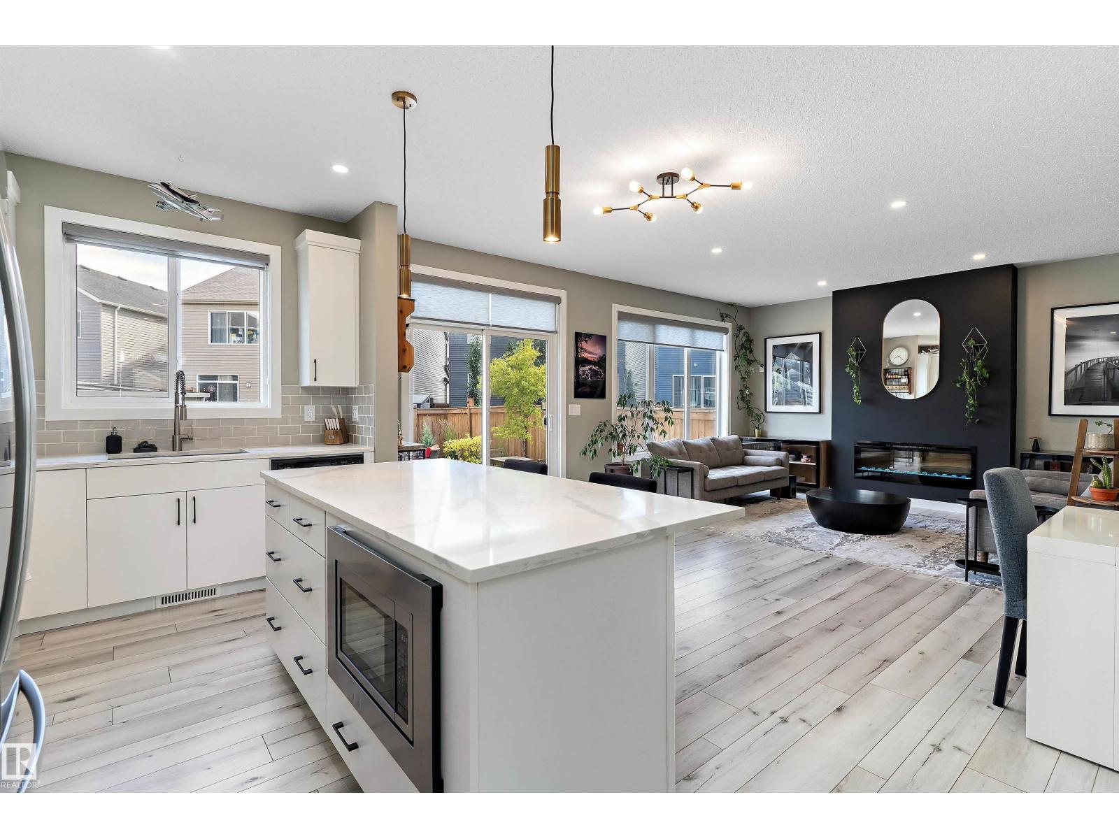 Photo 4 of 1615 202 St Nw, Edmonton AB