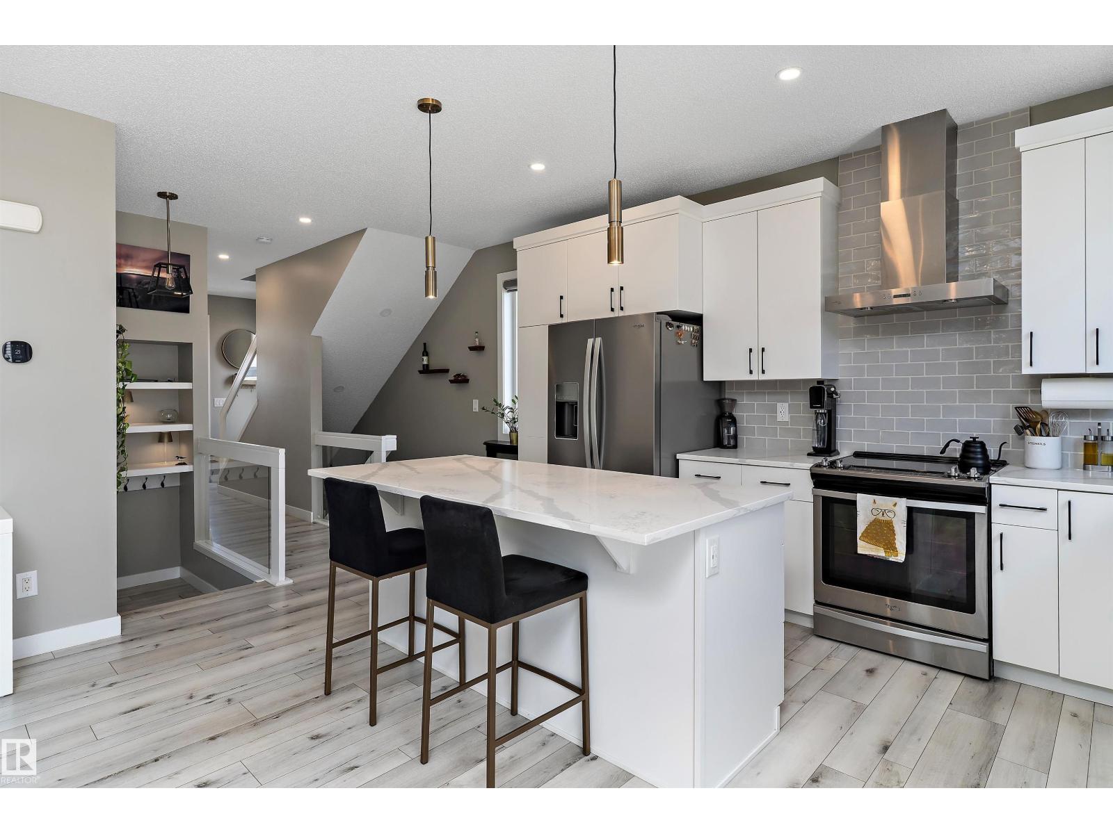 Photo 5 of 1615 202 St Nw, Edmonton AB