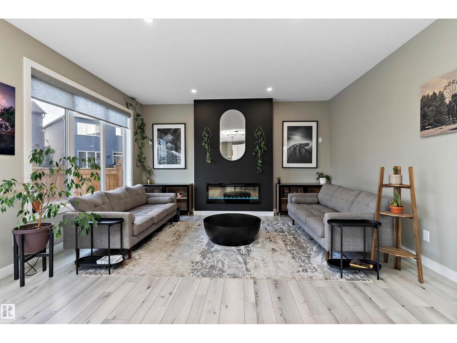 Photo 9 of 1615 202 St Nw, Edmonton AB