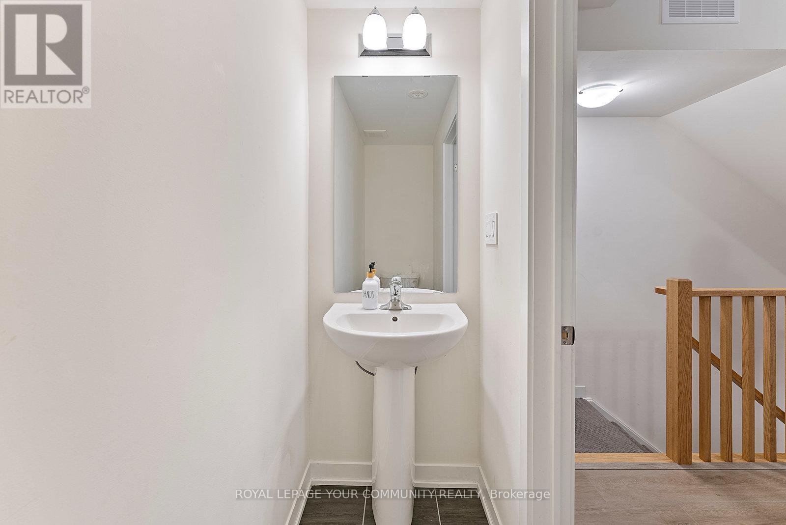 Photo 16 of 117 755 Omega Drive, Pickering ON