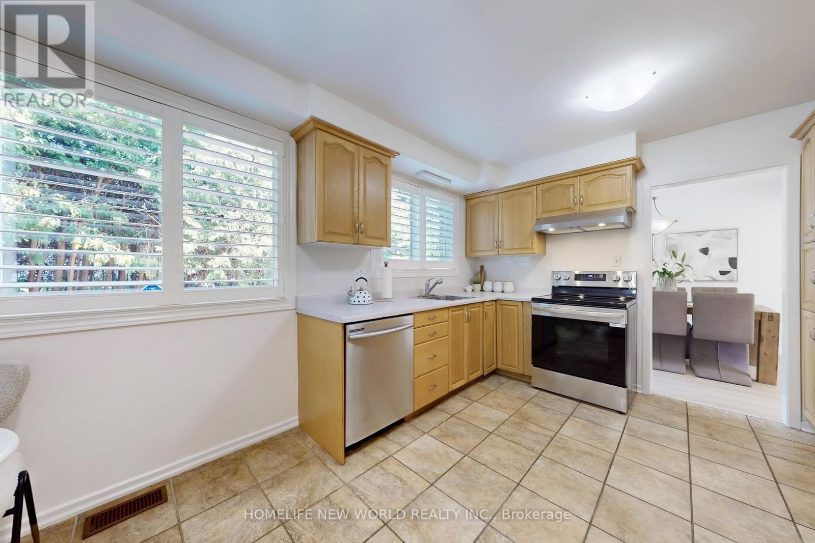Photo 13 of 436 Arnhem Drive, Oshawa ON