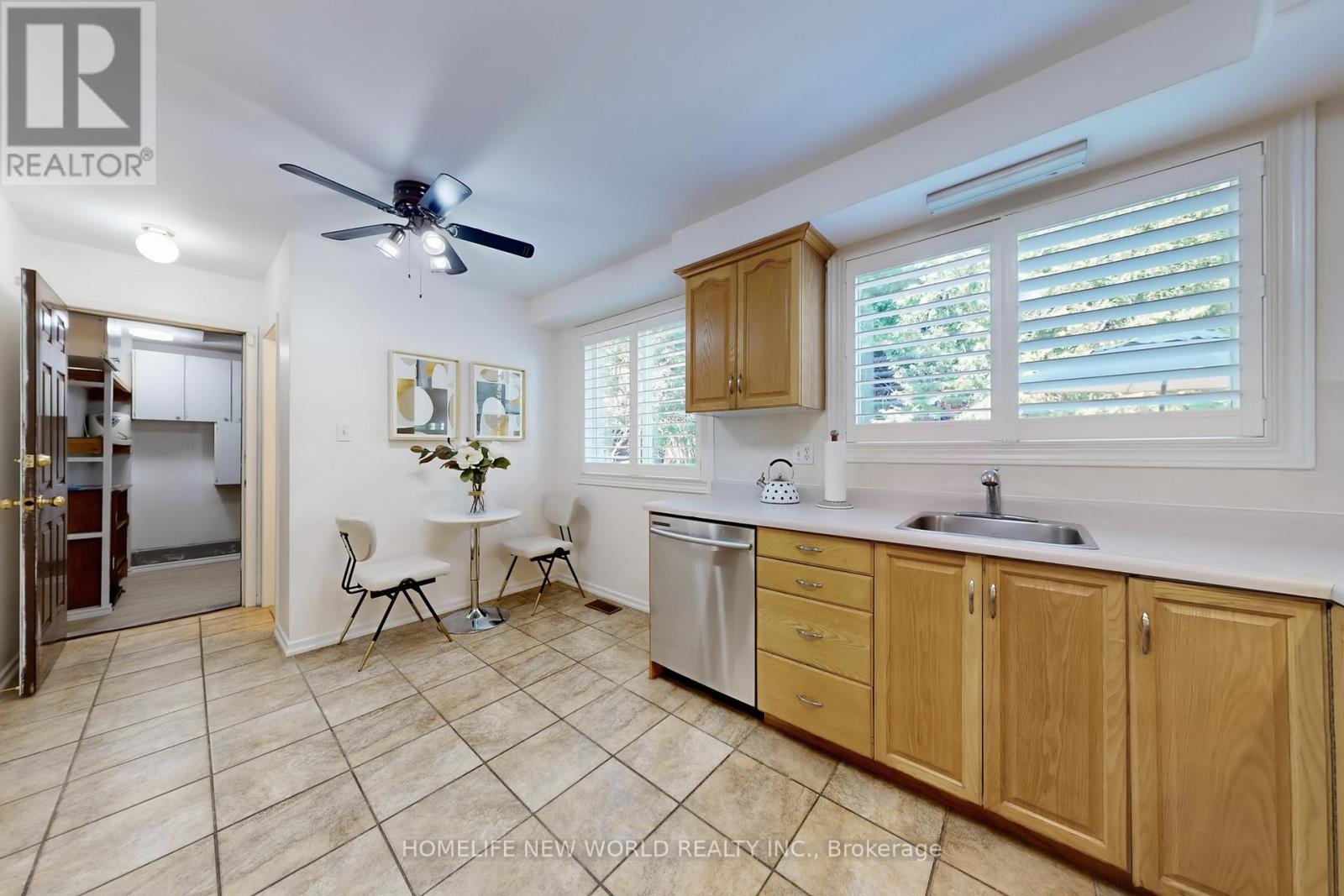 Photo 14 of 436 Arnhem Drive, Oshawa ON