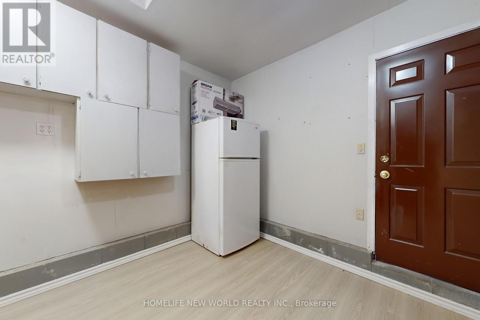Photo 16 of 436 Arnhem Drive, Oshawa ON