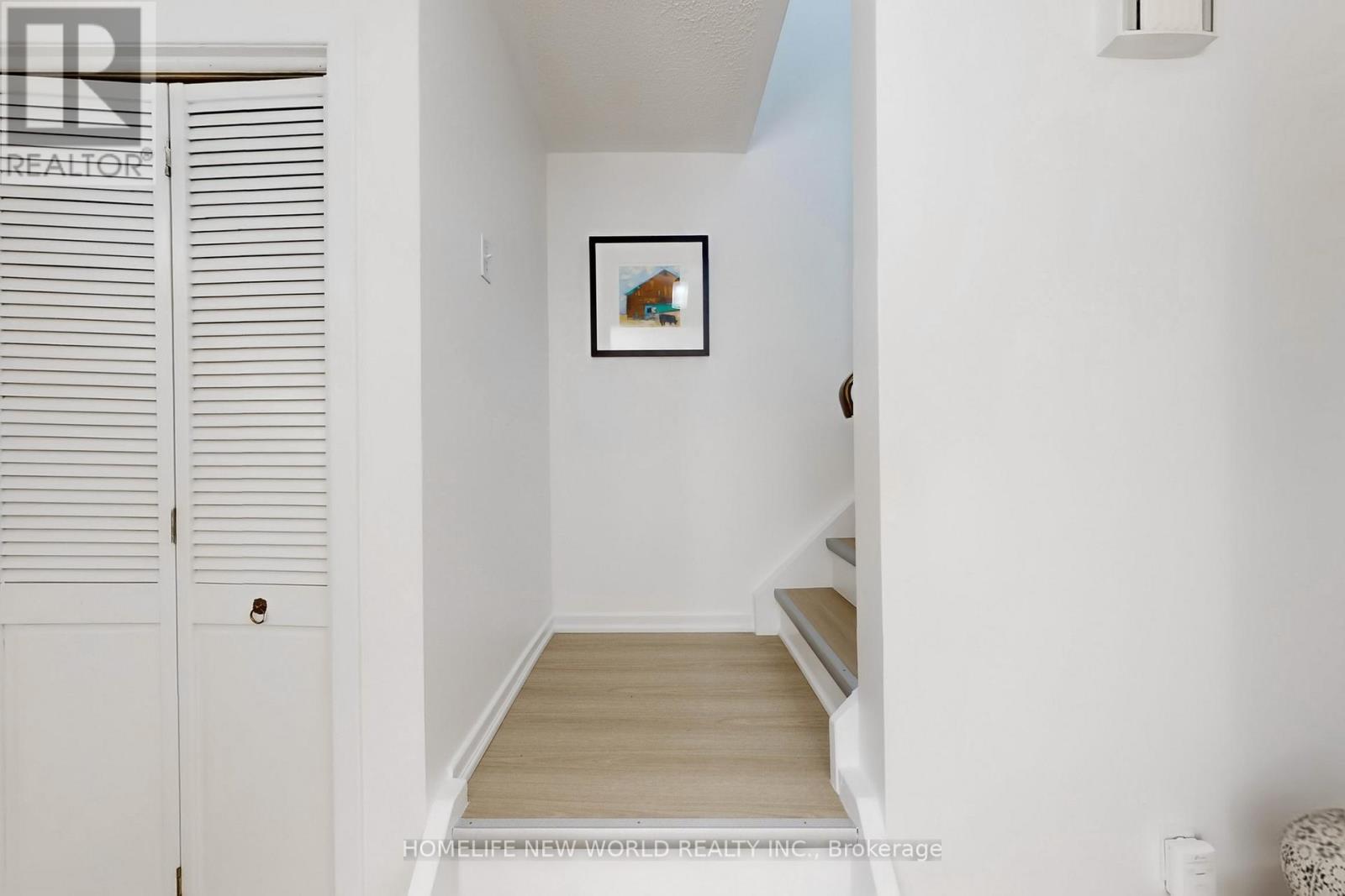 Photo 18 of 436 Arnhem Drive, Oshawa ON
