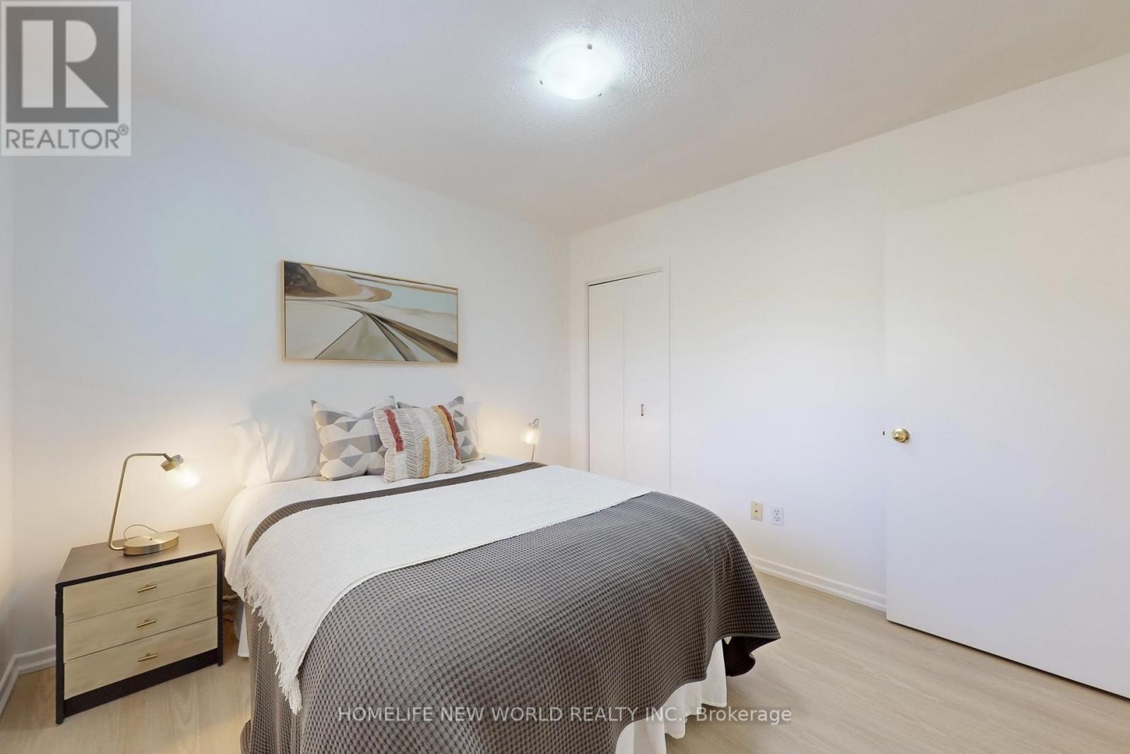 Photo 25 of 436 Arnhem Drive, Oshawa ON