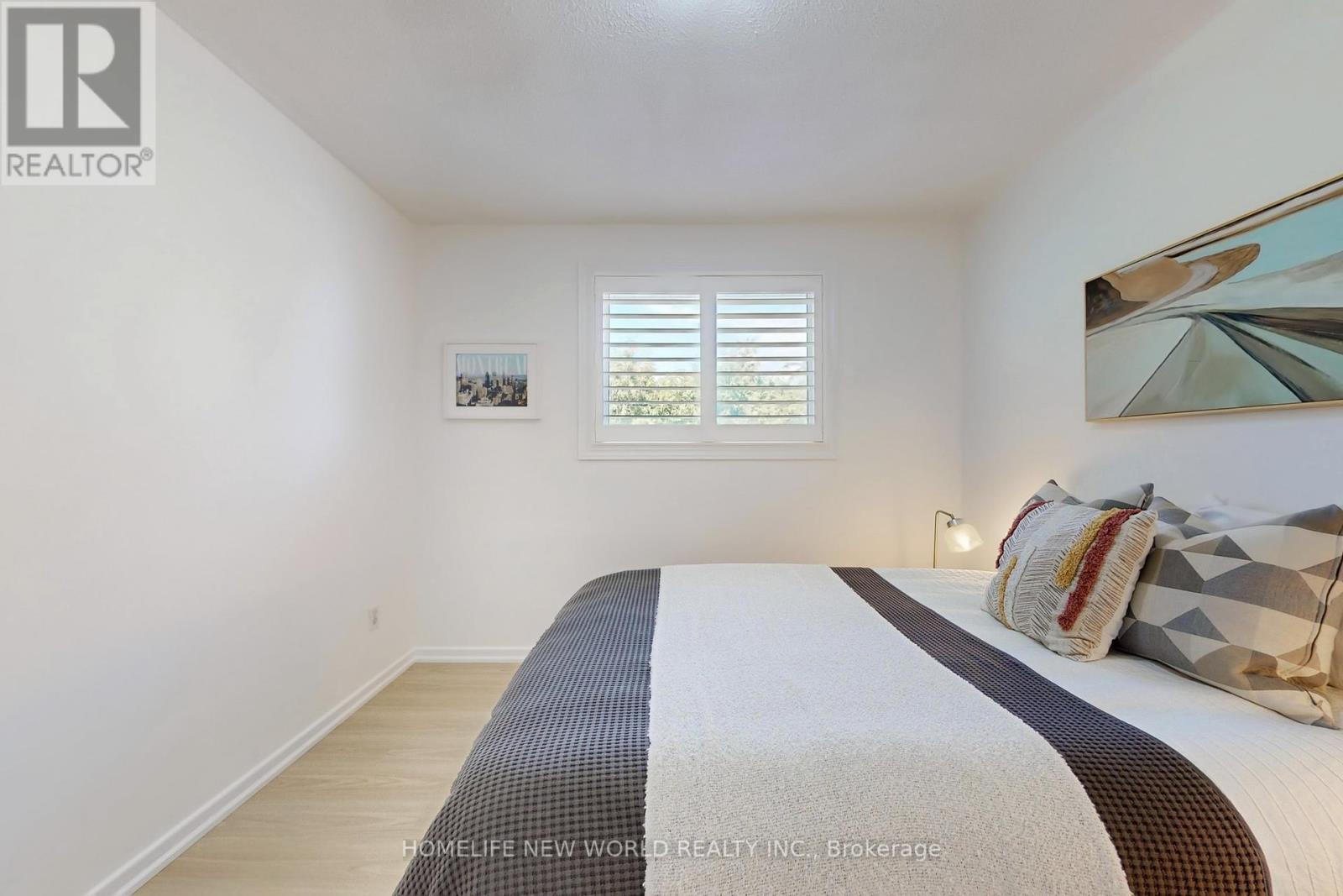 Photo 26 of 436 Arnhem Drive, Oshawa ON