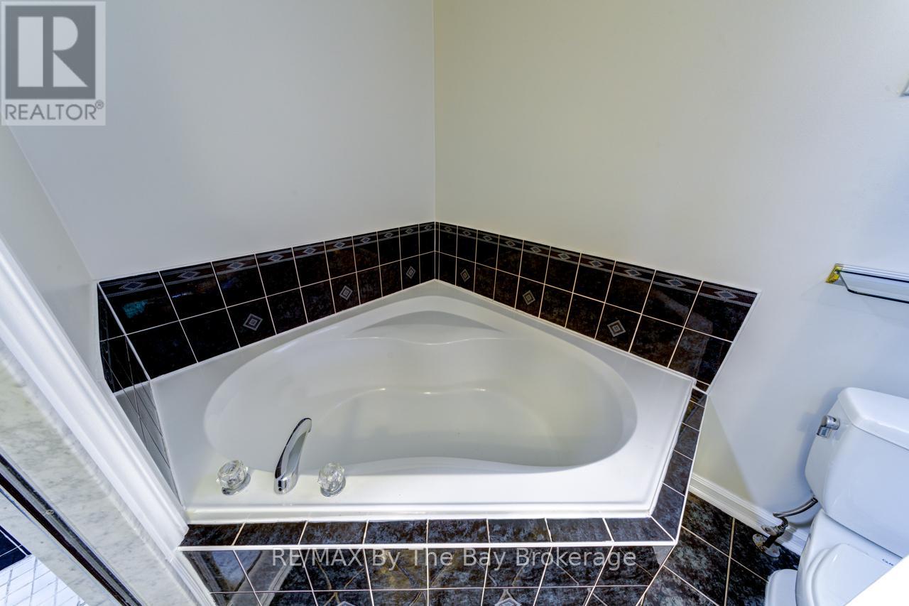 Photo 22 of 139 Dyer Drive, Wasaga Beach ON