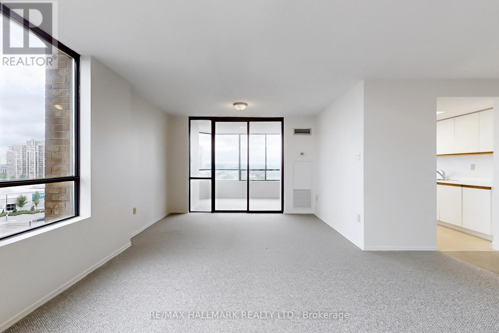 Photo 12 of 912 7601 Bathurst Street, Vaughan ON