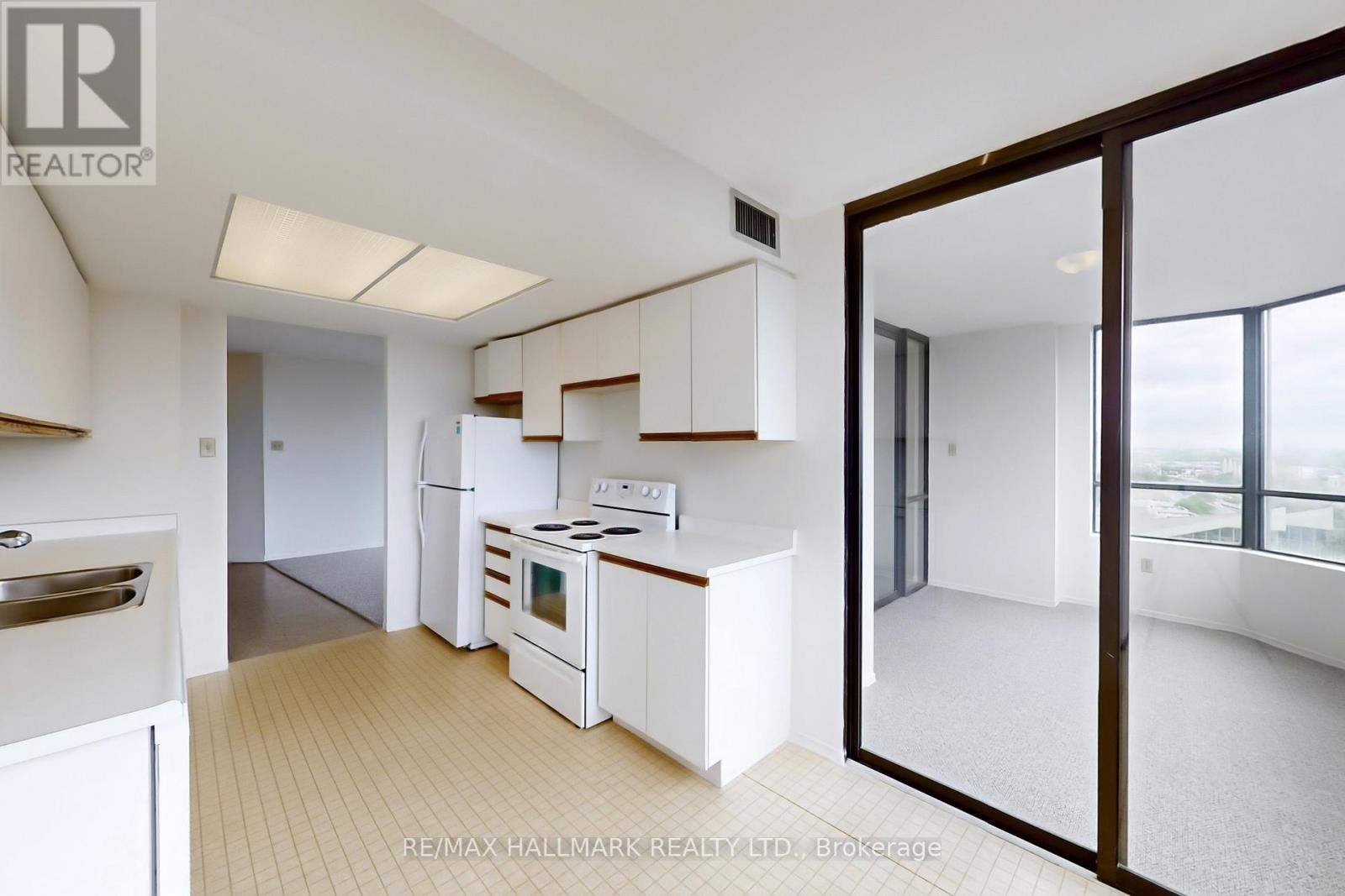 Photo 15 of 912 7601 Bathurst Street, Vaughan ON