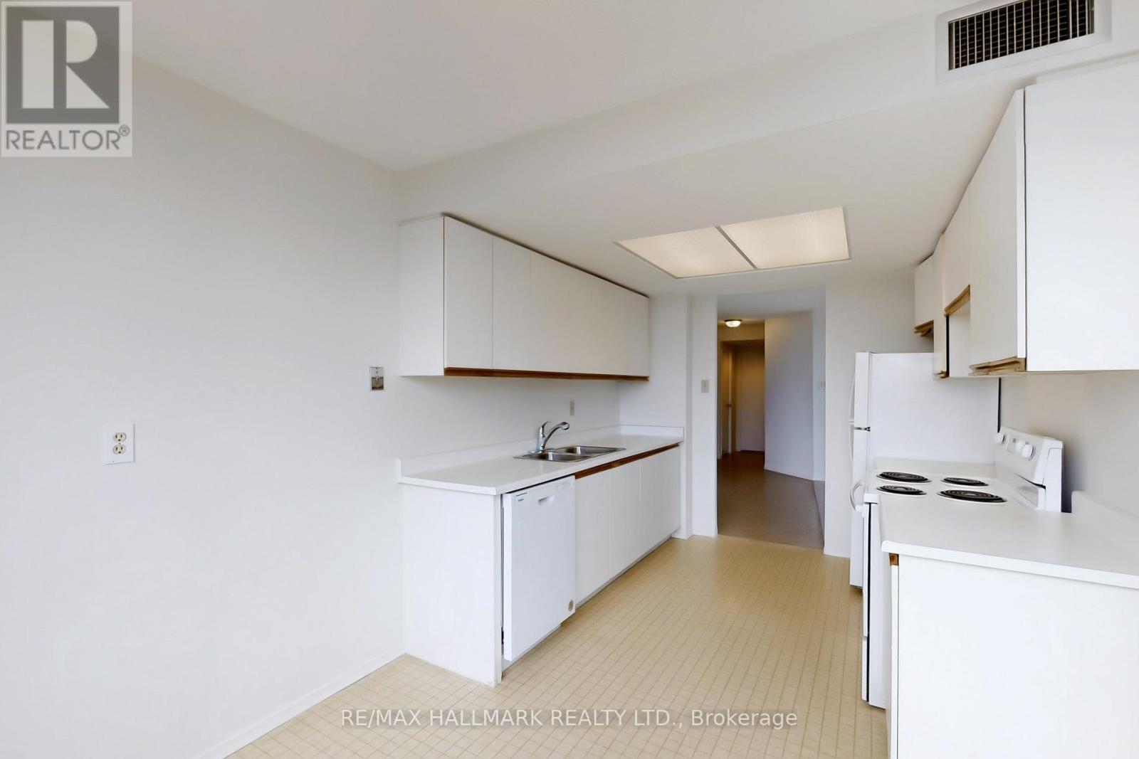 Photo 16 of 912 7601 Bathurst Street, Vaughan ON