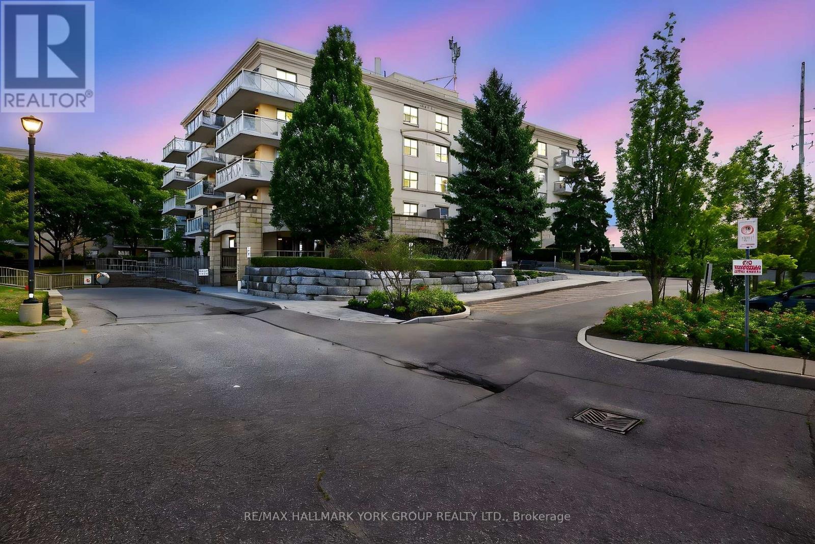 Photo 1 of 509 2500 Rutherford Road, Vaughan ON