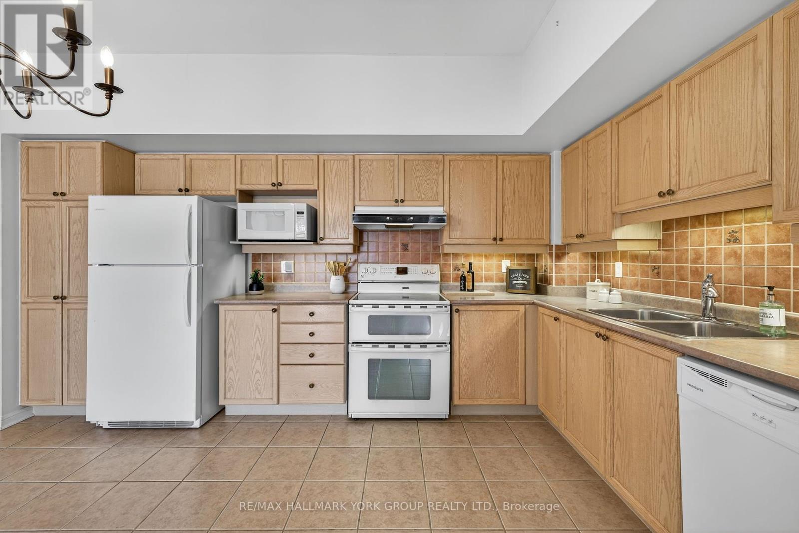 Photo 13 of 509 2500 Rutherford Road, Vaughan ON