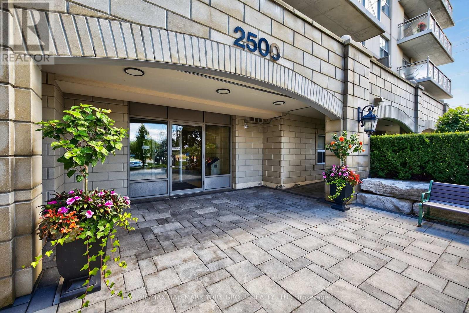 Photo 4 of 509 2500 Rutherford Road, Vaughan ON