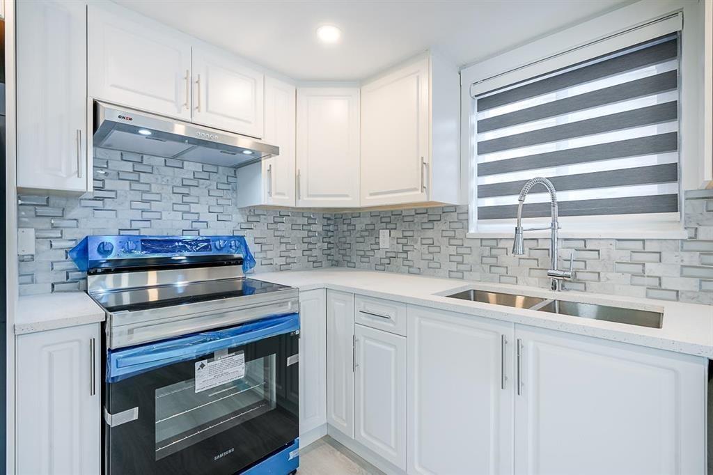 Photo 5 of 128 Springfield Drive, Langley BC
