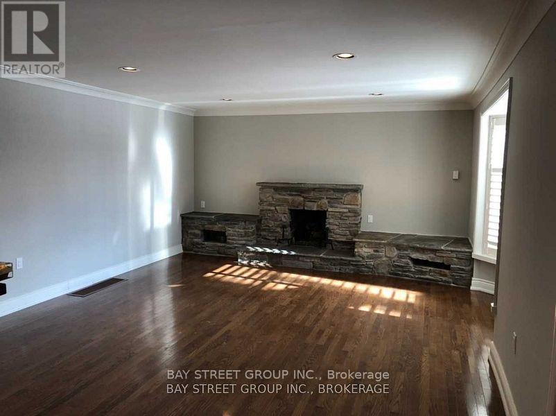 Photo 2 of 1523 Duncan Road, Oakville ON