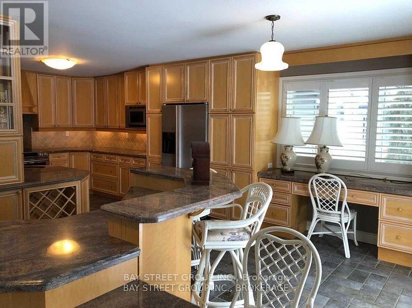Photo 4 of 1523 Duncan Road, Oakville ON