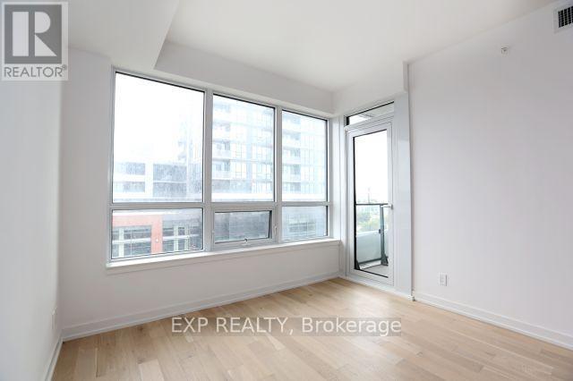 Photo 4 of 710 2212 Lake Shore Boulevard W, Toronto ON