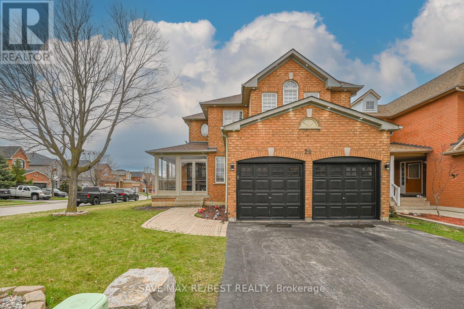 Photo 1 of 29 Baccarat Crescent, Brampton ON