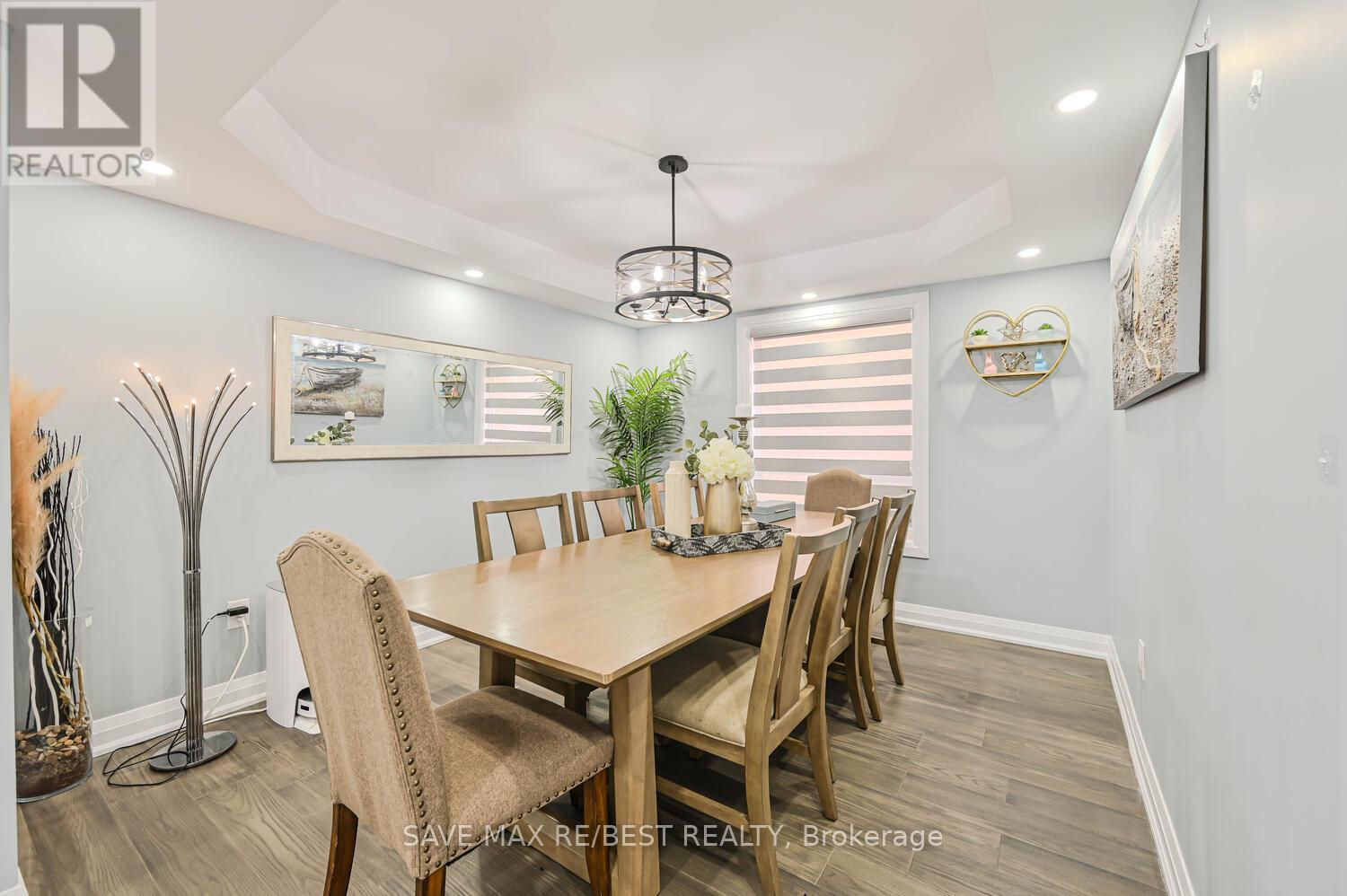 Photo 11 of 29 Baccarat Crescent, Brampton ON