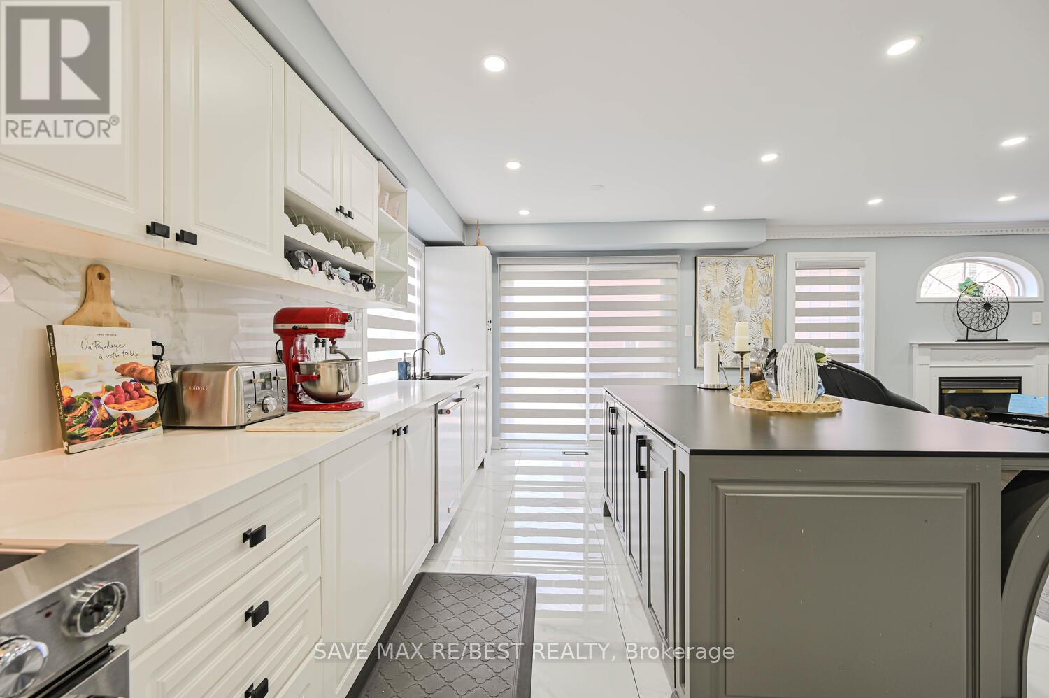 Photo 15 of 29 Baccarat Crescent, Brampton ON