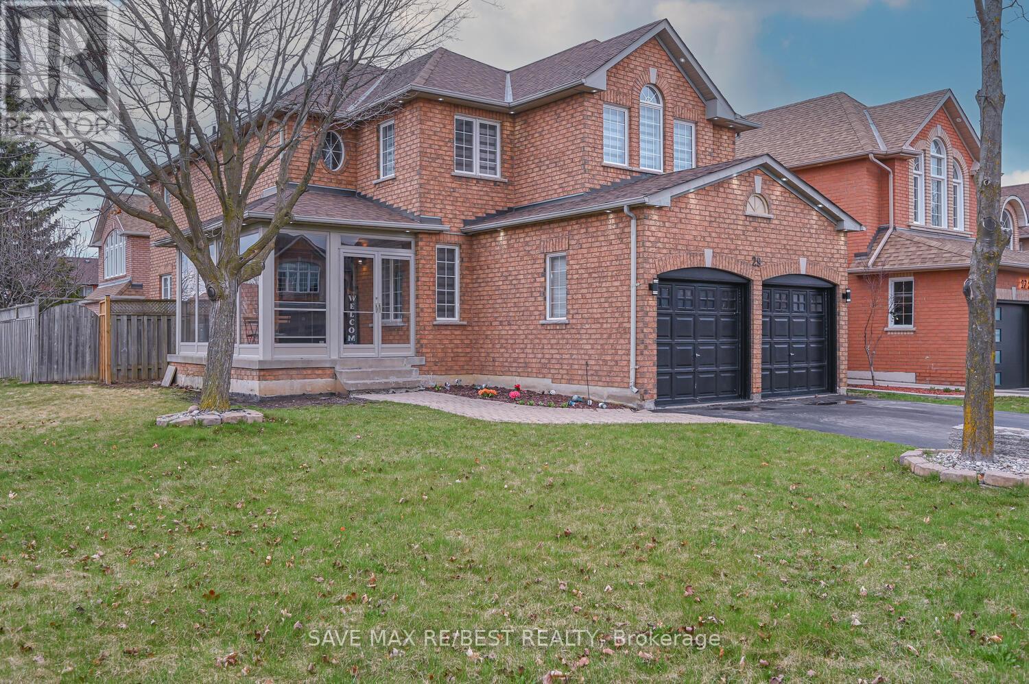 Photo 3 of 29 Baccarat Crescent, Brampton ON