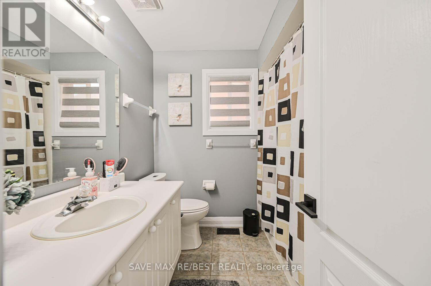 Photo 37 of 29 Baccarat Crescent, Brampton ON