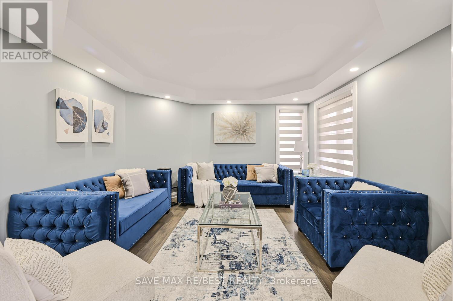 Photo 9 of 29 Baccarat Crescent, Brampton ON