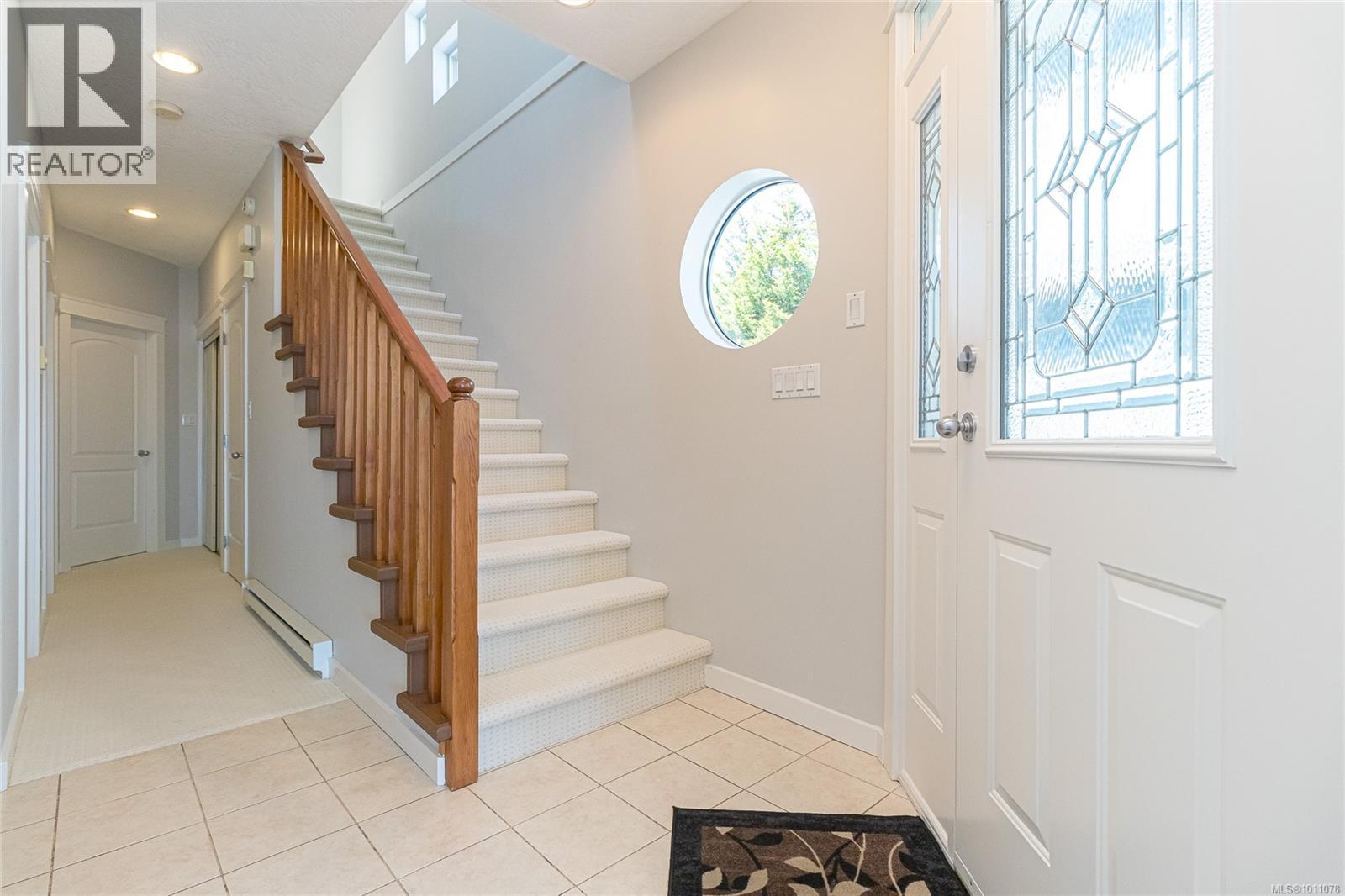  9460 Lochside Drive, Sidney