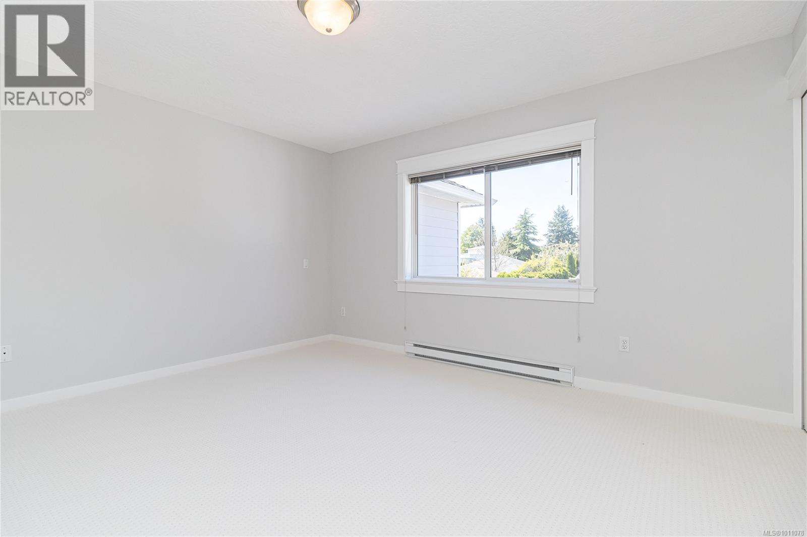  9460 Lochside Drive, Sidney