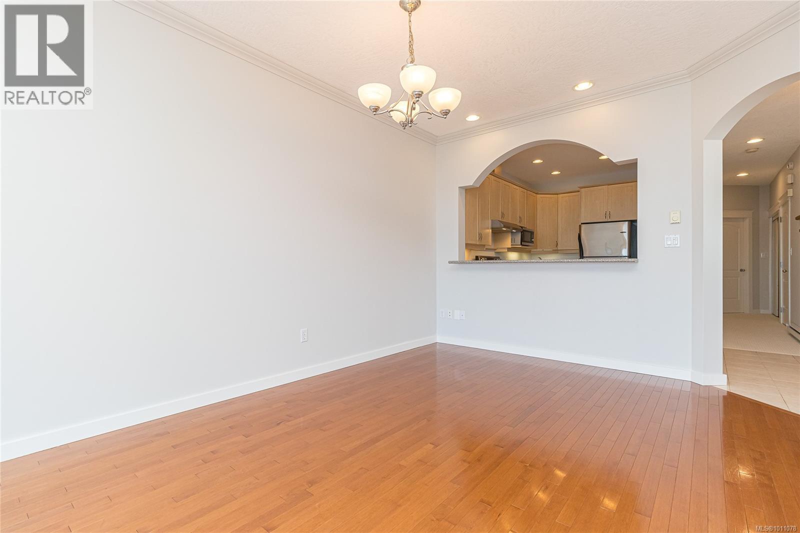 9460 Lochside Drive, Sidney
