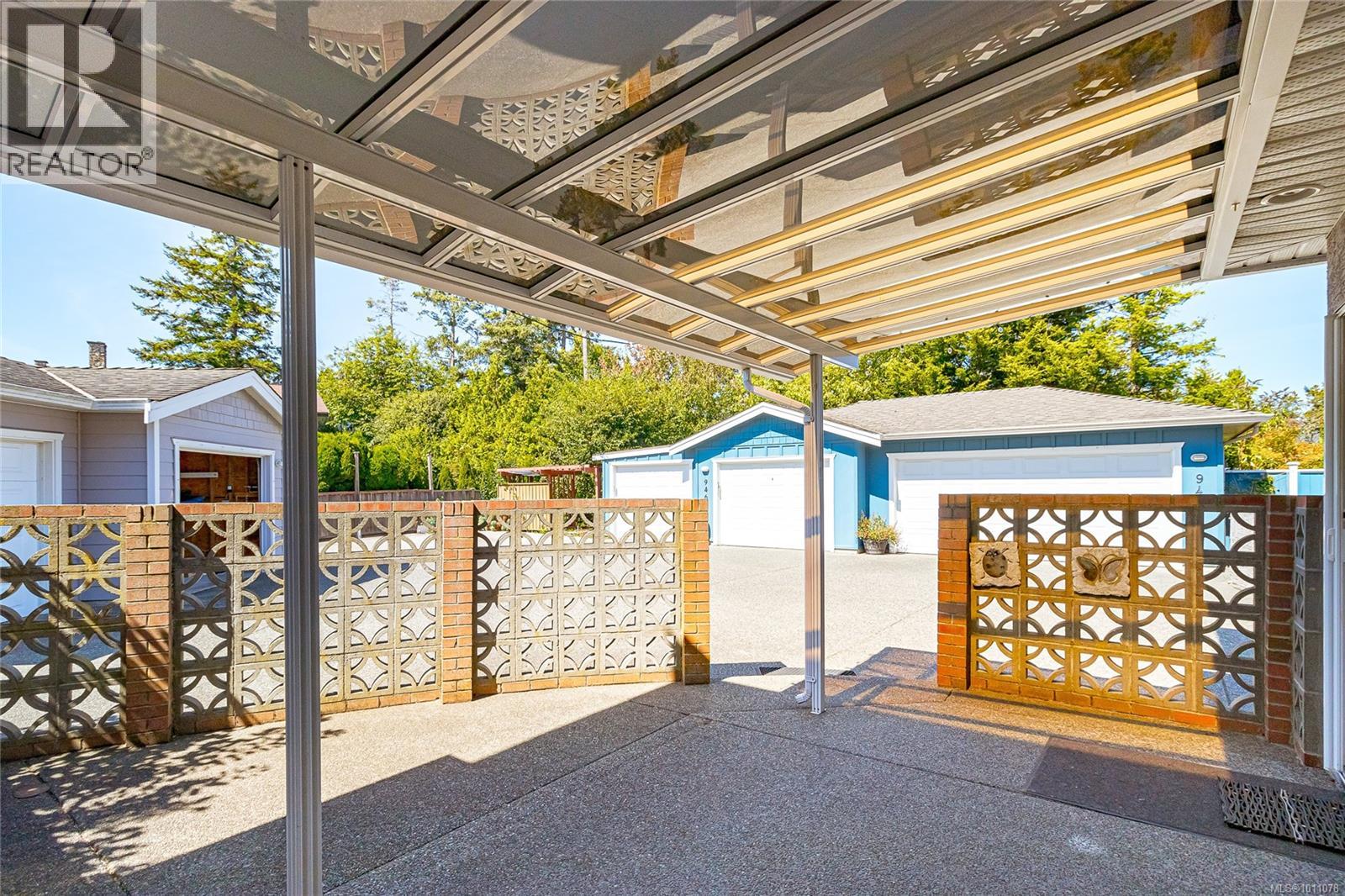 9460 Lochside Drive, Sidney