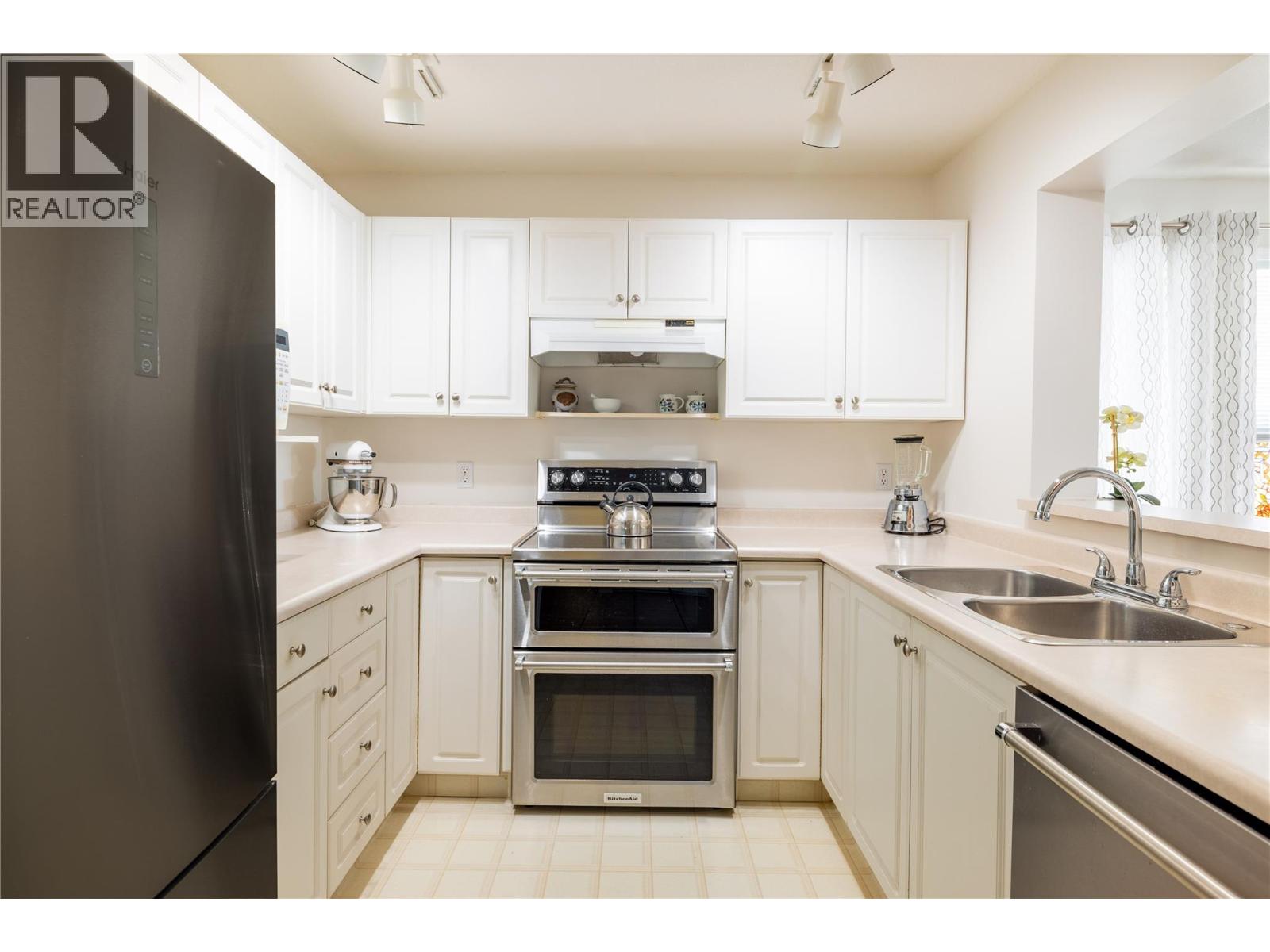 Photo 11 of 3320 Centennial Drive Unit 210, Vernon BC