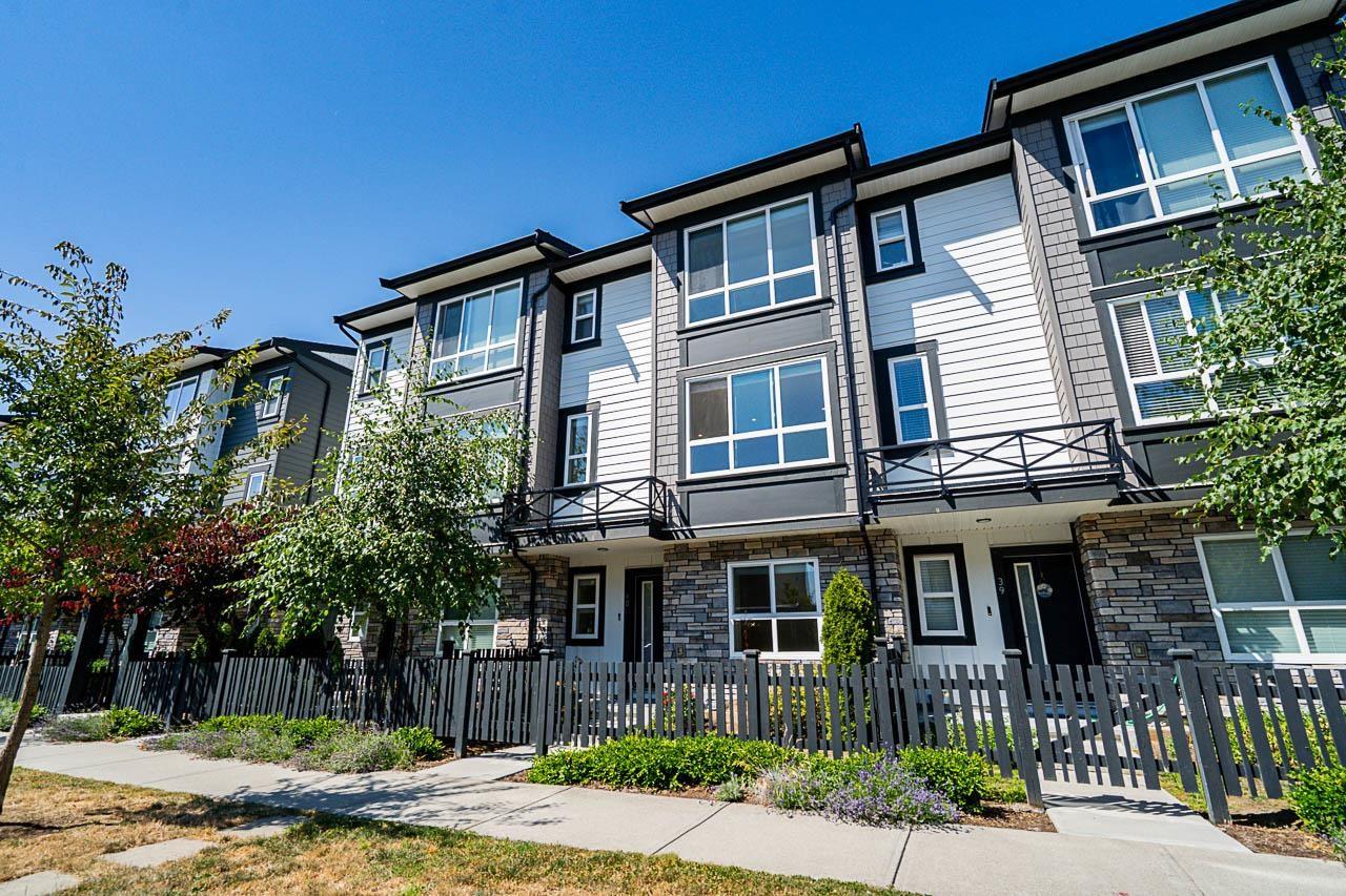 Photo 3 of 40 19255 Aloha Drive, Surrey BC