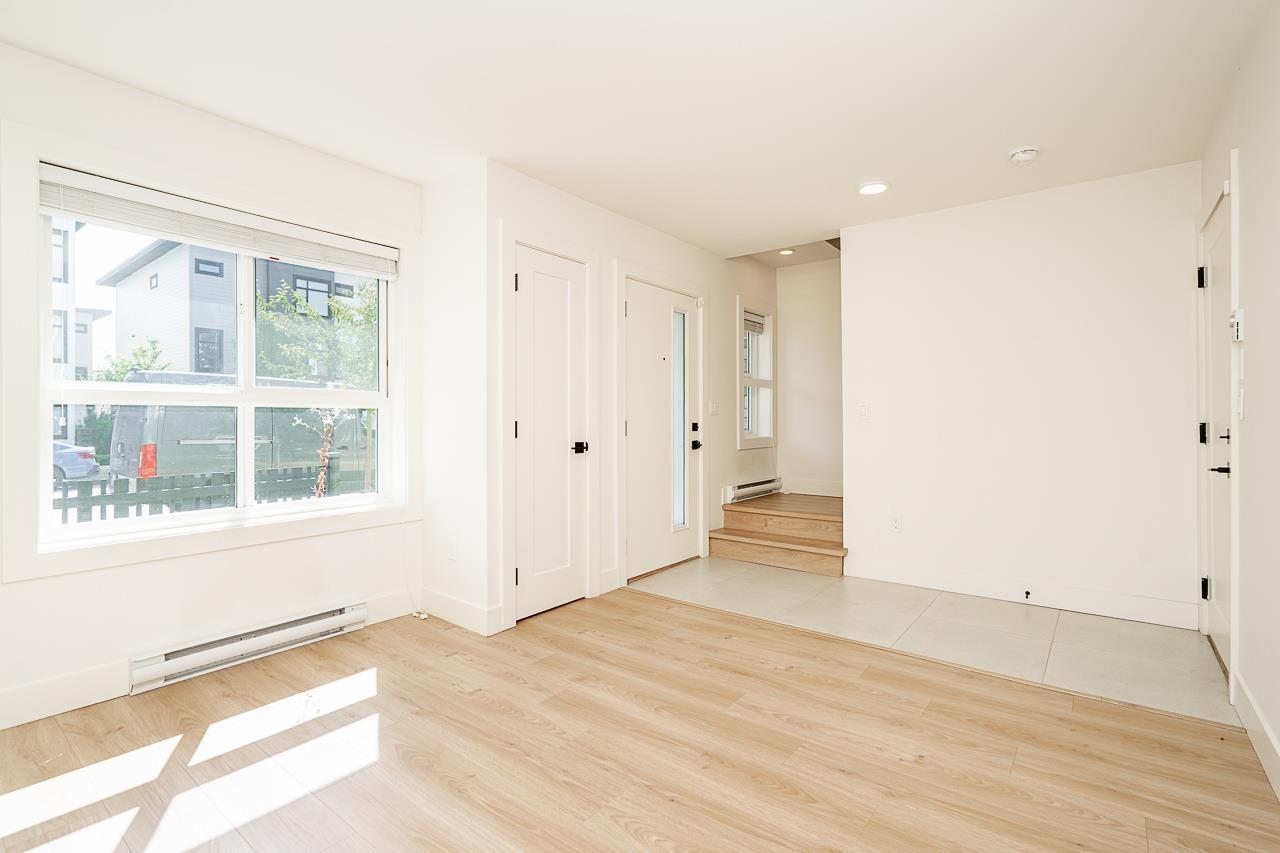 Photo 8 of 40 19255 Aloha Drive, Surrey BC