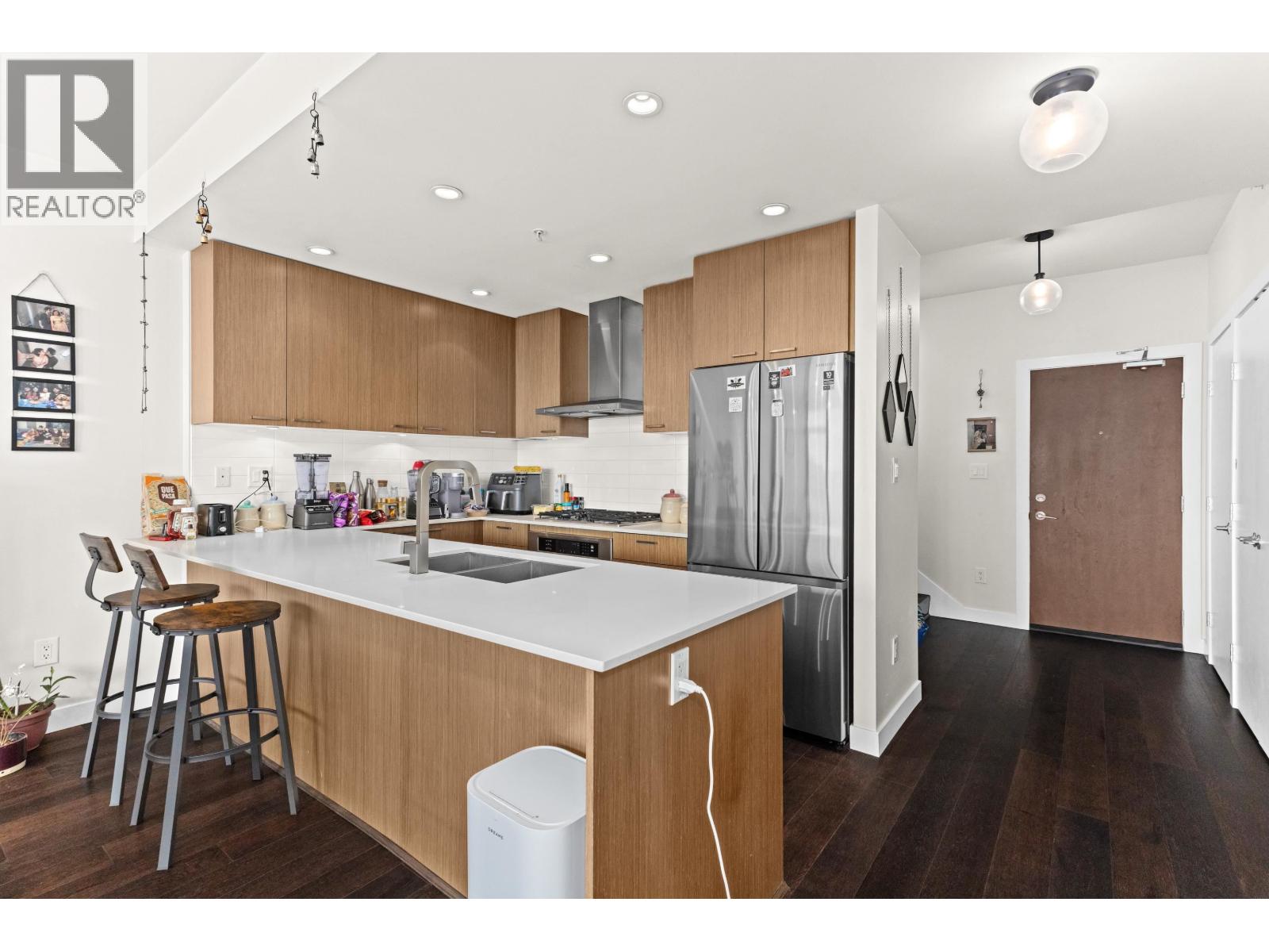 Photo 12 of Ph 907 221 Union Street, Vancouver BC