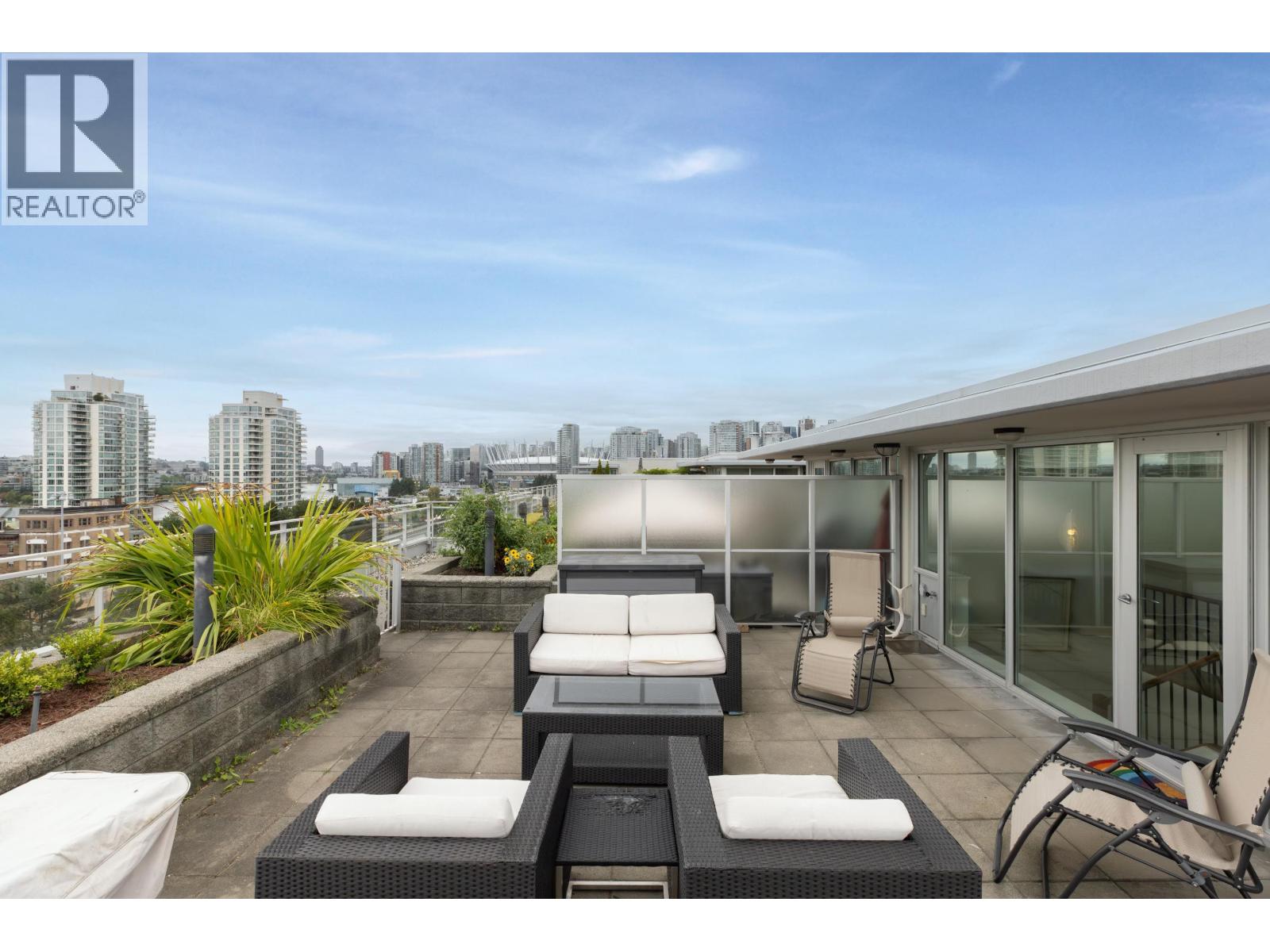 Photo 2 of Ph 907 221 Union Street, Vancouver BC