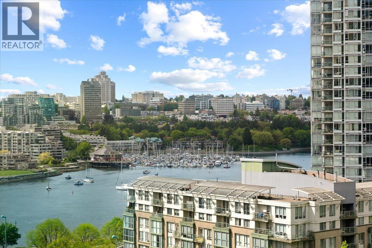 Photo 1 of 1611 68 Smithe Street, Vancouver BC