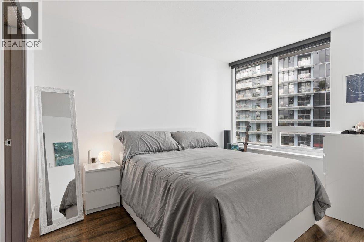 Photo 10 of 1611 68 Smithe Street, Vancouver BC
