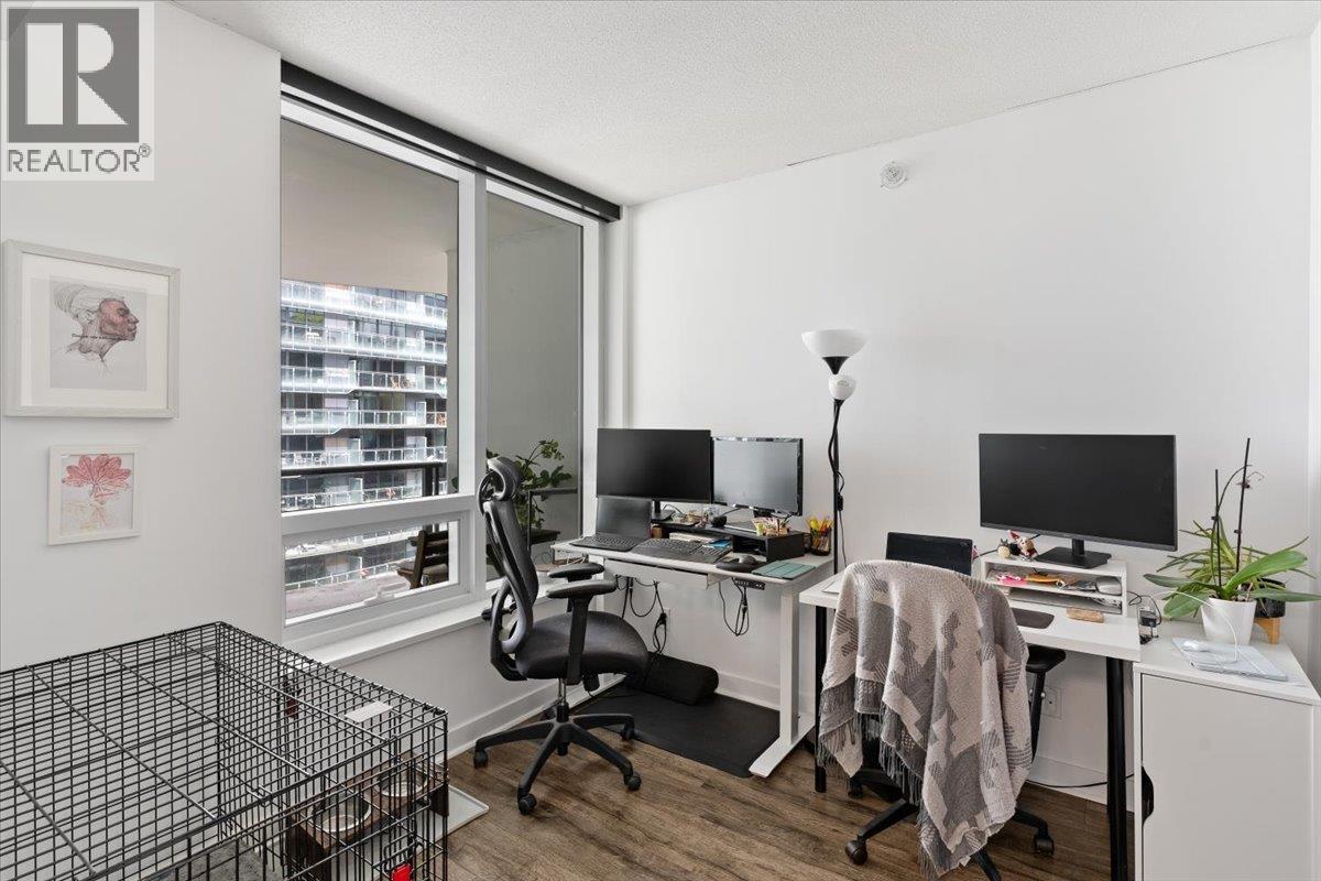 Photo 15 of 1611 68 Smithe Street, Vancouver BC