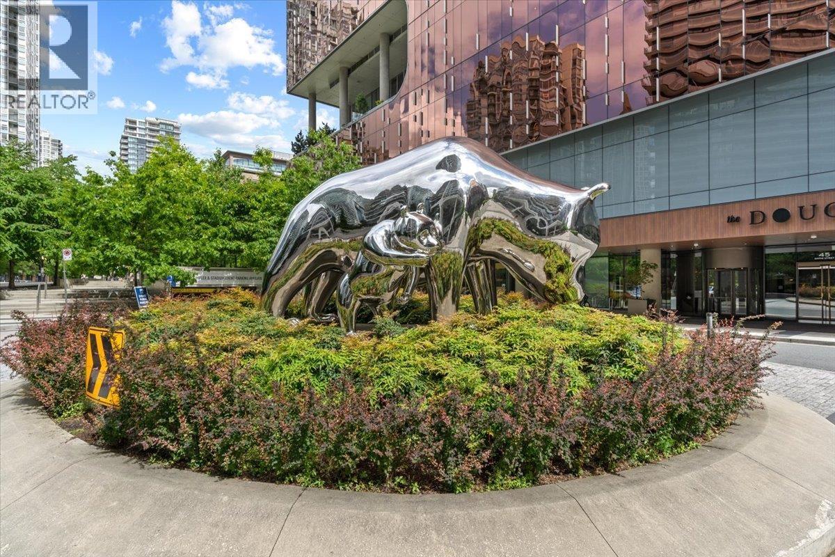 Photo 39 of 1611 68 Smithe Street, Vancouver BC