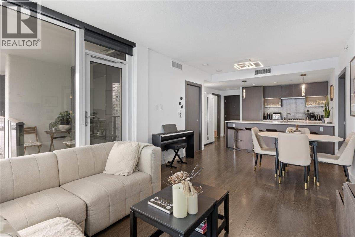 Photo 9 of 1611 68 Smithe Street, Vancouver BC
