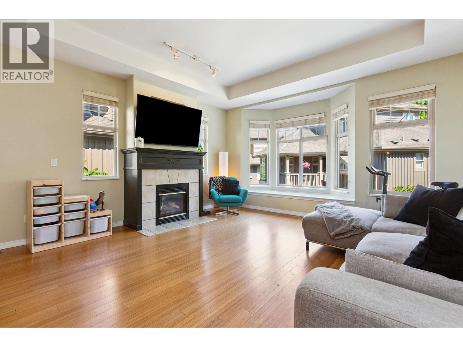 Photo 10 of 15 8868 16th Avenue, Burnaby BC