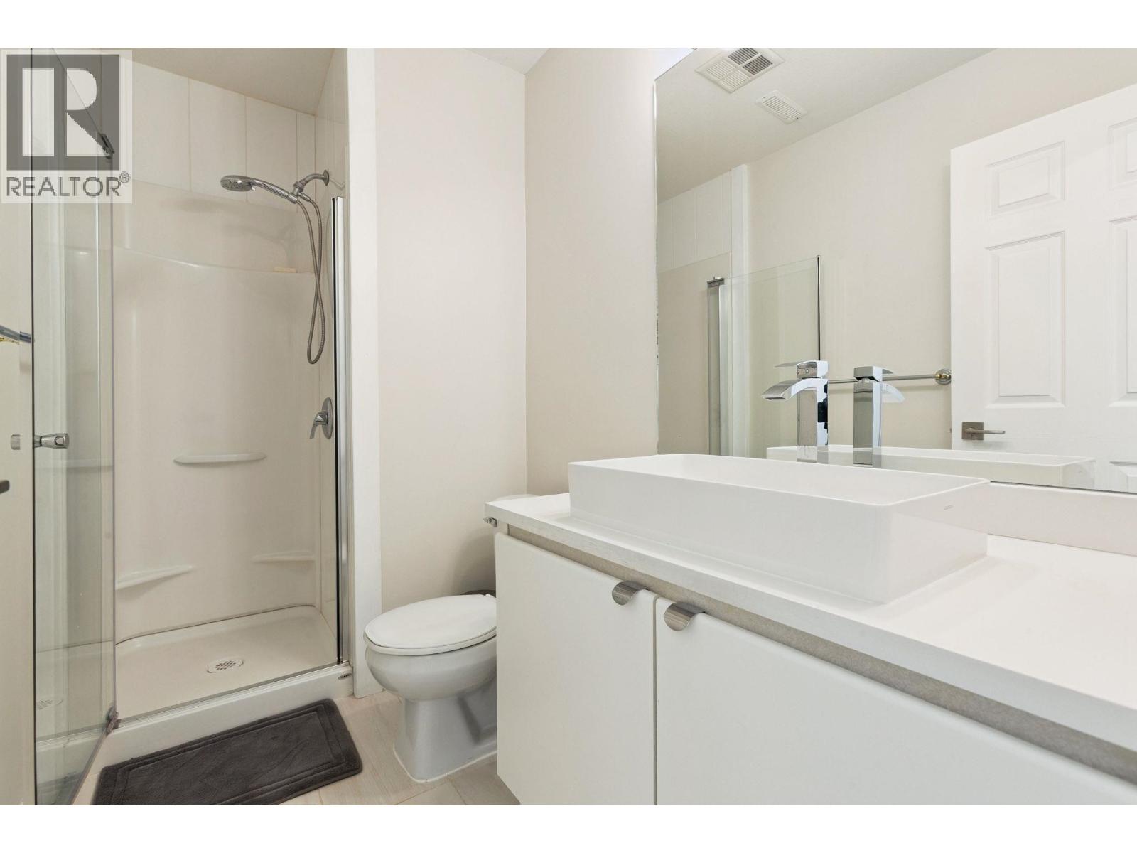 Photo 22 of 15 8868 16th Avenue, Burnaby BC